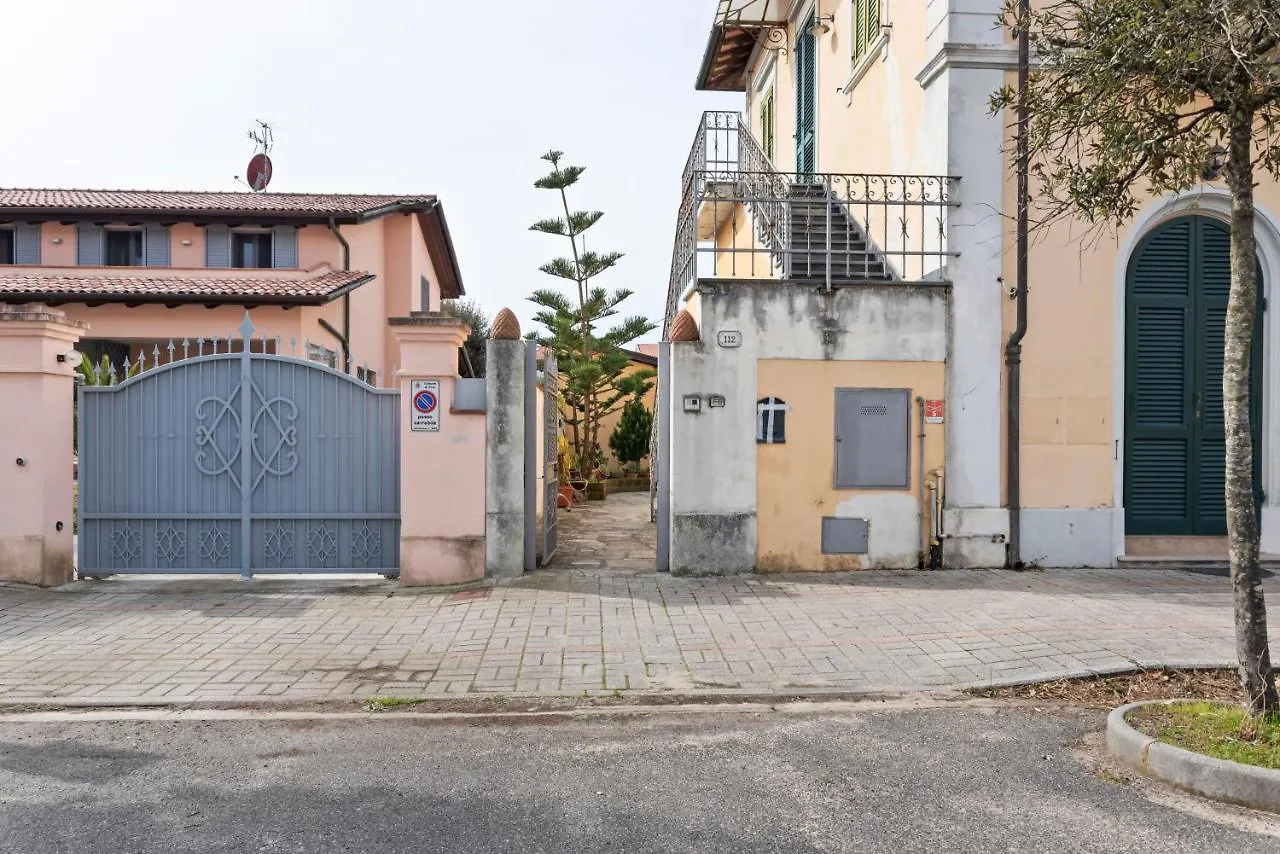 Bud Spencer'S Garden House Apartment Marina Di Pisa